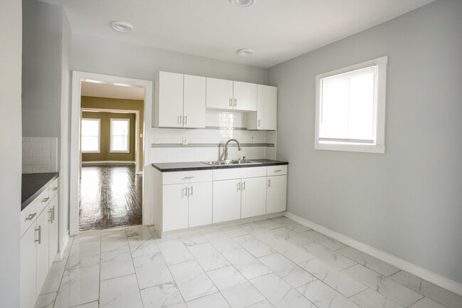 2502 Baldwin St, Unit 1 in Detroit, MI - Building Photo - Building Photo