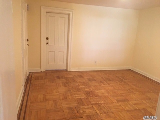 366 Clermont Ave-Unit -Crown in Brooklyn, NY - Foto de edificio - Building Photo