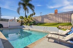 9452 Larrabee Ave in San Diego, CA - Building Photo