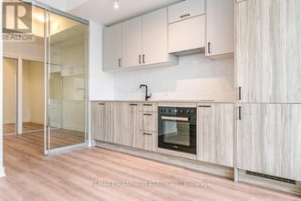 1 Quarrington Ln in North York, ON - Building Photo - Building Photo