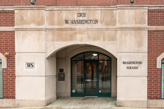 1301 W Washington Blvd in Chicago, IL - Foto de edificio - Building Photo