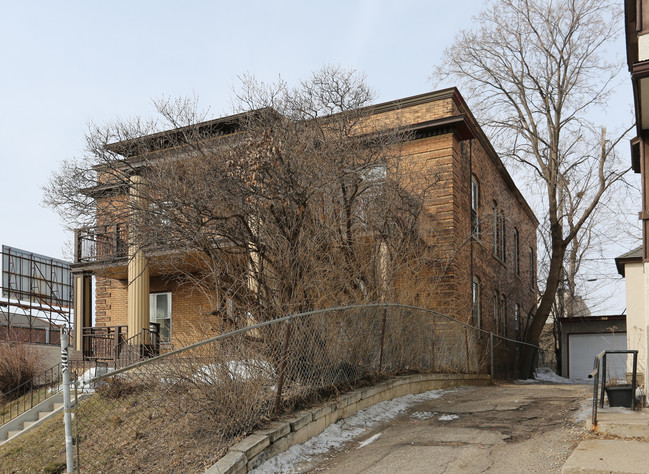 1916 Hennepin Ave in Minneapolis, MN - Foto de edificio - Building Photo