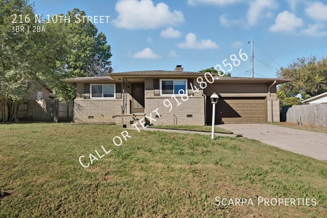 property at 216 N 10th St