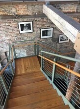 920 Poeyfarre St, Unit 211 in New Orleans, LA - Foto de edificio - Building Photo