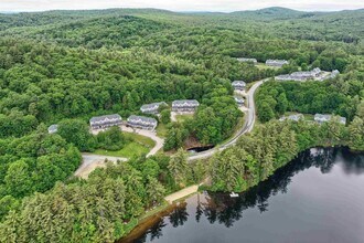 35 Collins Landing Rd in Weare, NH - Foto de edificio - Building Photo
