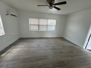 1956 Lincoln St in Hollywood, FL - Building Photo - Building Photo
