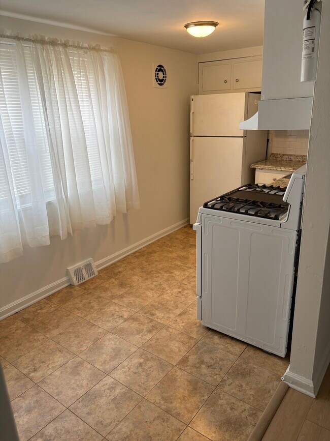 106 W Maryland Ave, Unit B in Aldan, PA - Building Photo - Building Photo