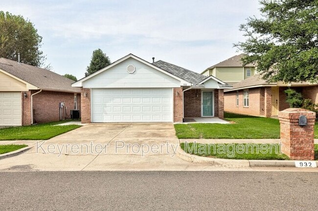 property at 932 Beaumont Square