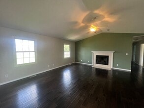 833 Money Tree Dr in Chatham, IL - Building Photo - Building Photo