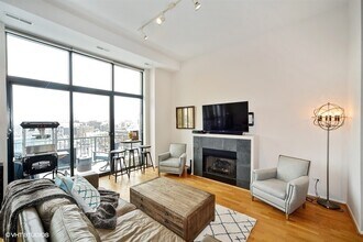 3631 N Halsted St in Chicago, IL - Building Photo - Building Photo