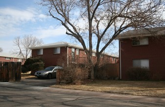 7562-7576 Quitman St in Westminster, CO - Foto de edificio - Building Photo