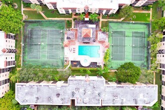 10501 W Broward Blvd in Fort Lauderdale, FL - Building Photo - Building Photo