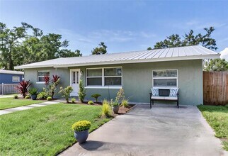 4331 56th Ave Terrace E in Bradenton, FL - Building Photo - Building Photo