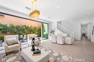 141 Linda Vis in Irvine, CA - Building Photo - Building Photo