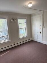 26 Front St, Unit Apartment #4 in Topsham, ME - Building Photo - Building Photo