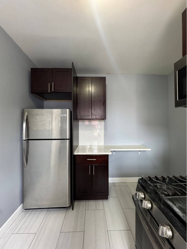 153 Ave E