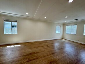 514 Hill Dr in Glendale, CA - Building Photo - Building Photo