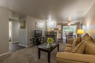 Berkshire Court Apartments in Wilsonville, OR - Foto de edificio - Interior Photo