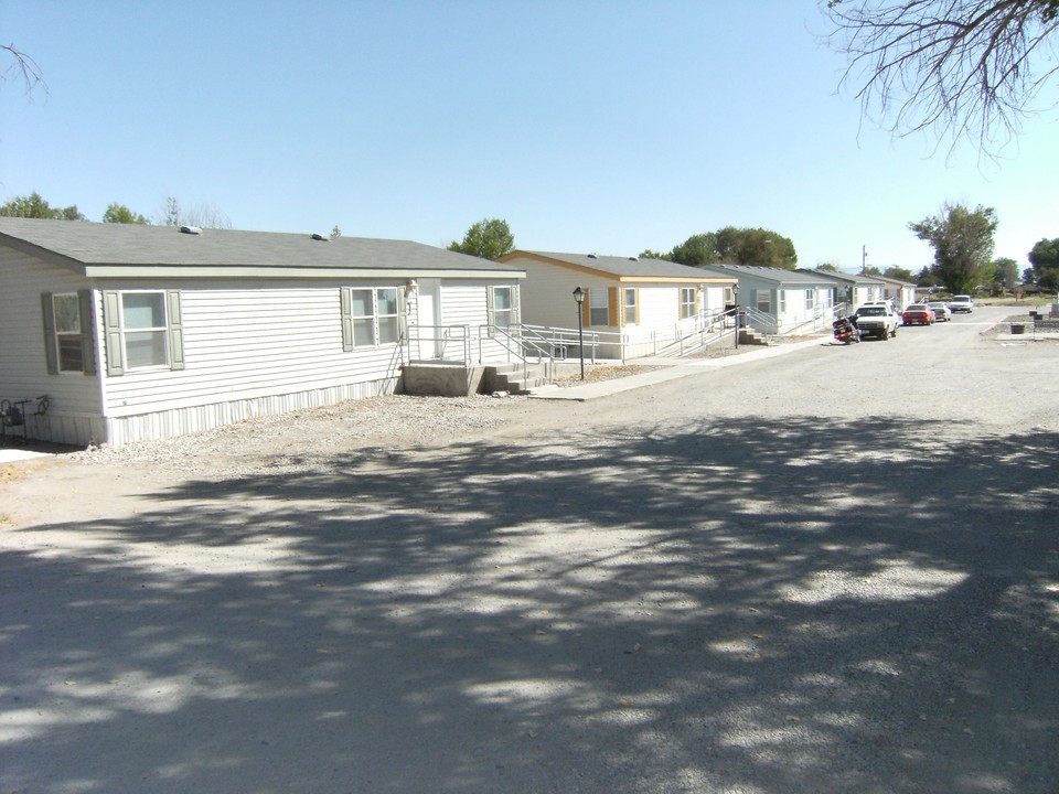 Greenleaf Manor Mobile Home Park in Fallon, NV - Building Photo