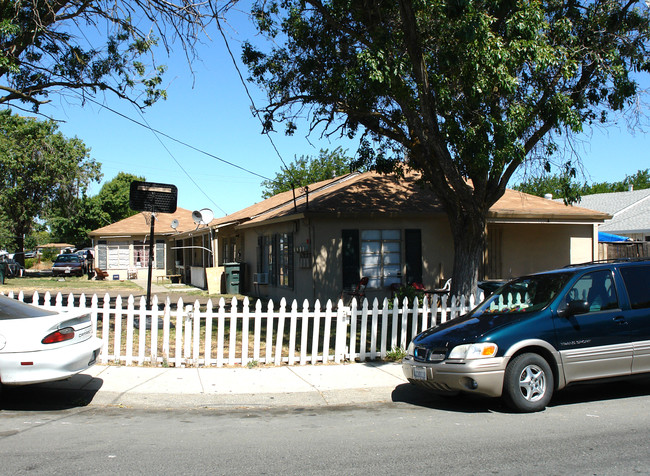 147 Madoline St in Pittsburg, CA - Building Photo - Building Photo