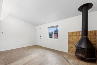 1114-1116 Hazelton St in San Marcos, TX - Building Photo - Building Photo