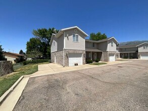 203 W 4900 S in Washington Terrace, UT - Building Photo - Building Photo