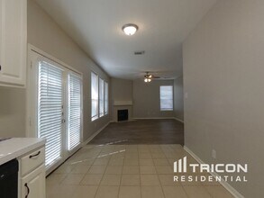 9003 Cypress Square Dr in Spring, TX - Building Photo - Building Photo