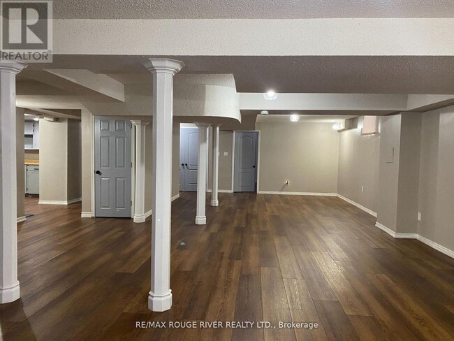 35 Meekings Dr in Ajax, ON - Building Photo - Building Photo