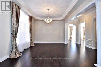 107 Queen Filomena Ave in Vaughan, ON - Building Photo - Building Photo
