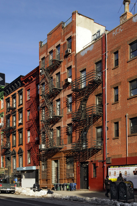 85 E 7th St in New York, NY - Building Photo