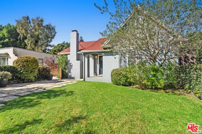 949 S Muirfield Rd in Los Angeles, CA - Building Photo - Building Photo