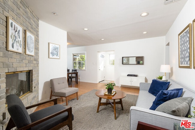 13451 Friar St in Los Angeles, CA - Building Photo - Building Photo