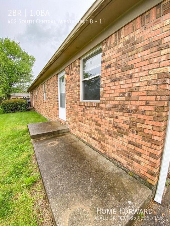 402 S Central Ave in Nicholasville, KY - Building Photo