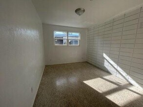 423 N Ridgewood Ave in Ormond Beach, FL - Building Photo - Building Photo