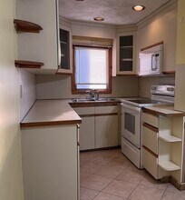 8 Hill St in Somerville, MA - Building Photo - Building Photo