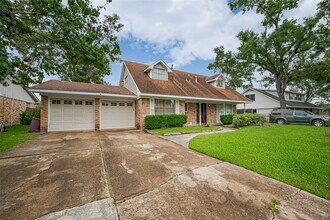 13351 Oak Leaf Ln in Houston, TX - Building Photo - Building Photo