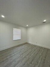 1033 NW 3rd Ave in Fort Lauderdale, FL - Building Photo - Building Photo