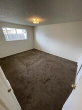 2230 Oak St SE in Albany, OR - Building Photo - Building Photo