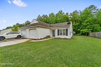 122 Gooding Dr in Havelock, NC - Building Photo - Building Photo