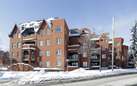 130 Queen Elizabeth Dr in Ottawa, ON - Building Photo - Building Photo