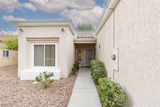 2222 Spring Water Dr in Las Vegas, NV - Building Photo - Building Photo