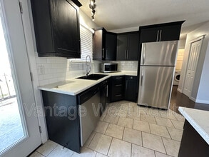 270 Keithley Rd in Kelowna, BC - Building Photo - Building Photo