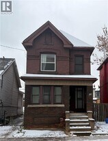 281 Wentworth St N in Hamilton, ON - Building Photo