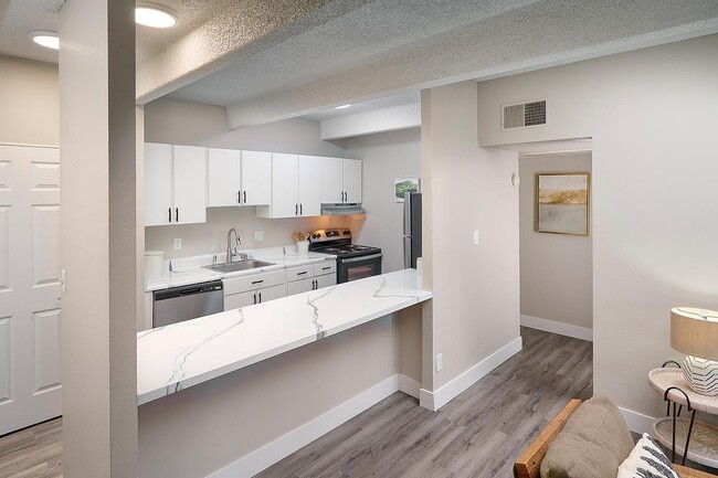 Raven in Denver, CO - Foto de edificio - Building Photo