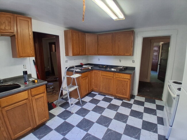 9 Albert St, Unit #2