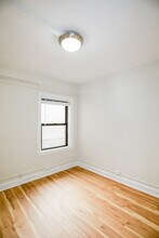 6233 N Winthrop Ave, Unit #302 in Chicago, IL - Foto de edificio - Building Photo