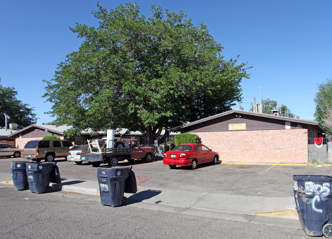 509-515 Indiana St SE in Albuquerque, NM - Building Photo - Building Photo