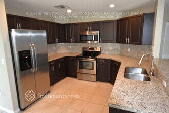 146 Gables Blvd in Weston, FL - Building Photo - Building Photo