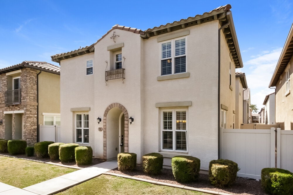 831 S Henry Ln in Gilbert, AZ - Building Photo