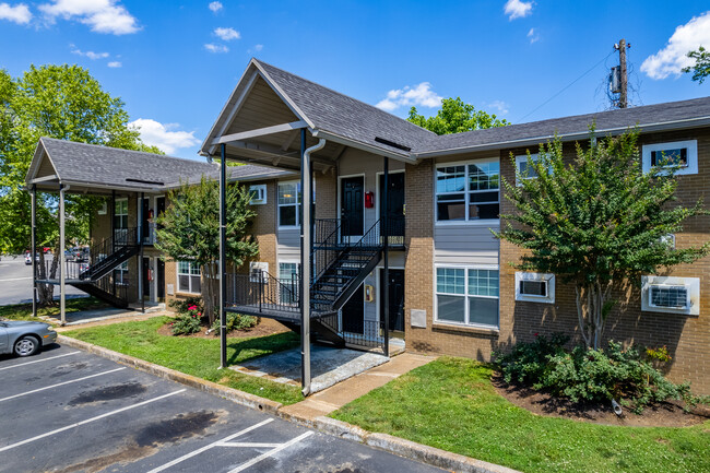 Maple Creek Apartments in Nashville, TN - Foto de edificio - Building Photo